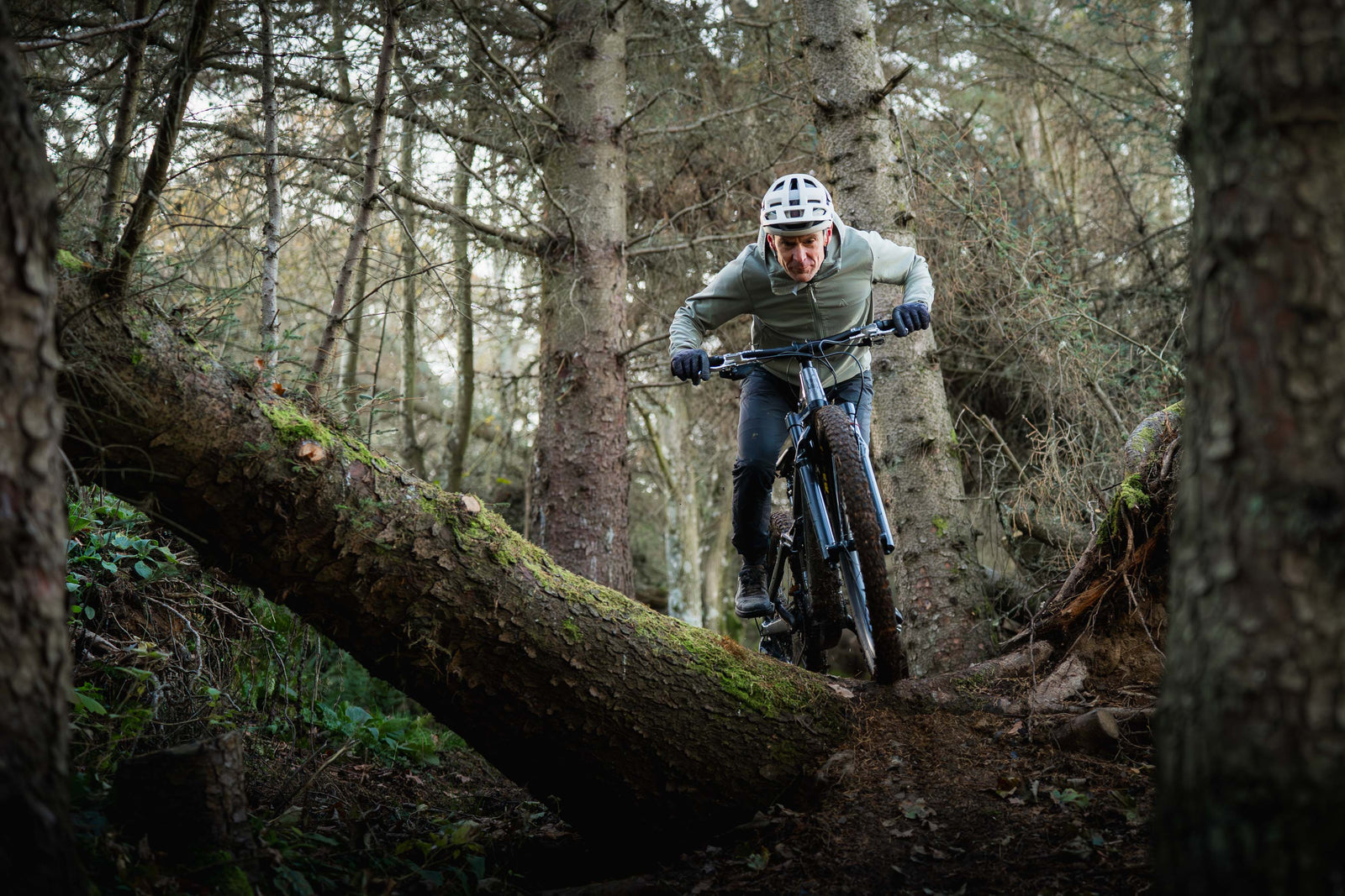 Riding the Hope GR4 in Yair Forest