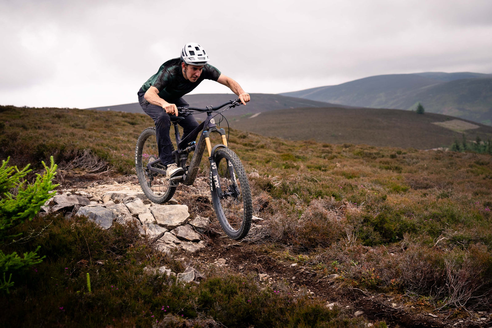 Riding the Ibis Ripmo V3 at the Golfie, Innerleithen