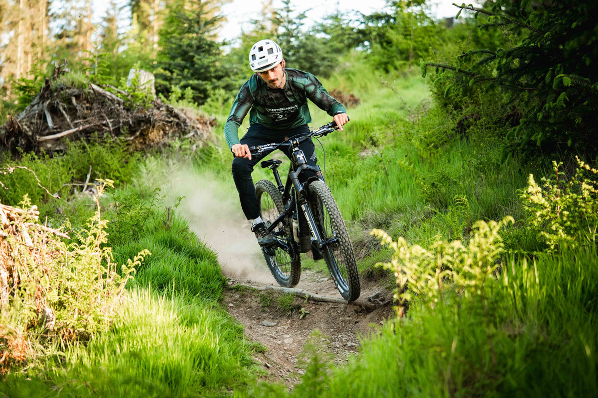 Inne riding his Nukeproof Mega race bike at Cademuir, Tweed Valley