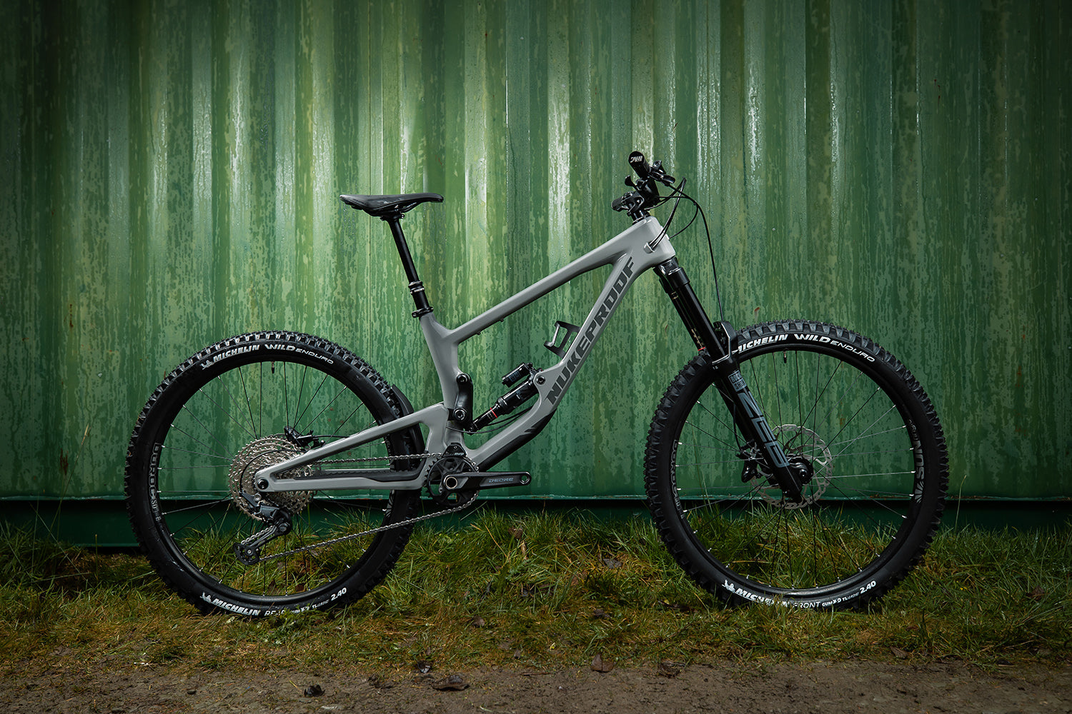 Nukeproof best sale dh bike