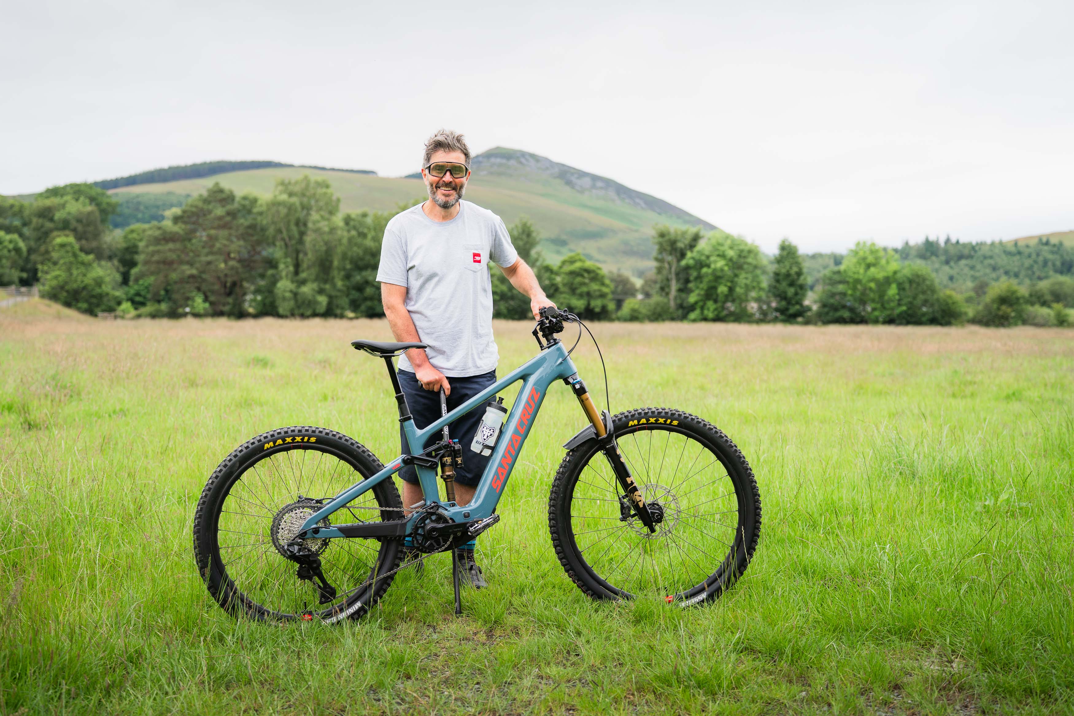 Andy McKenna and his Santa Cruz Vala Lite