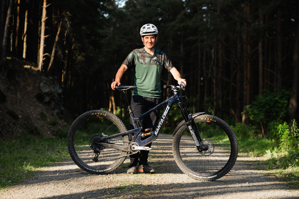 Staff Bike Check: Neil's Custom Santa Cruz Megatower