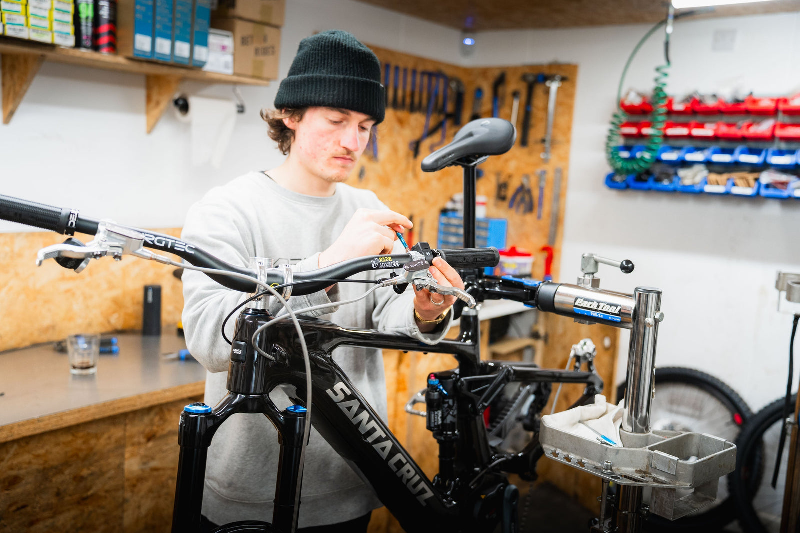 We're Hiring! Join our team as a full time mechanic...