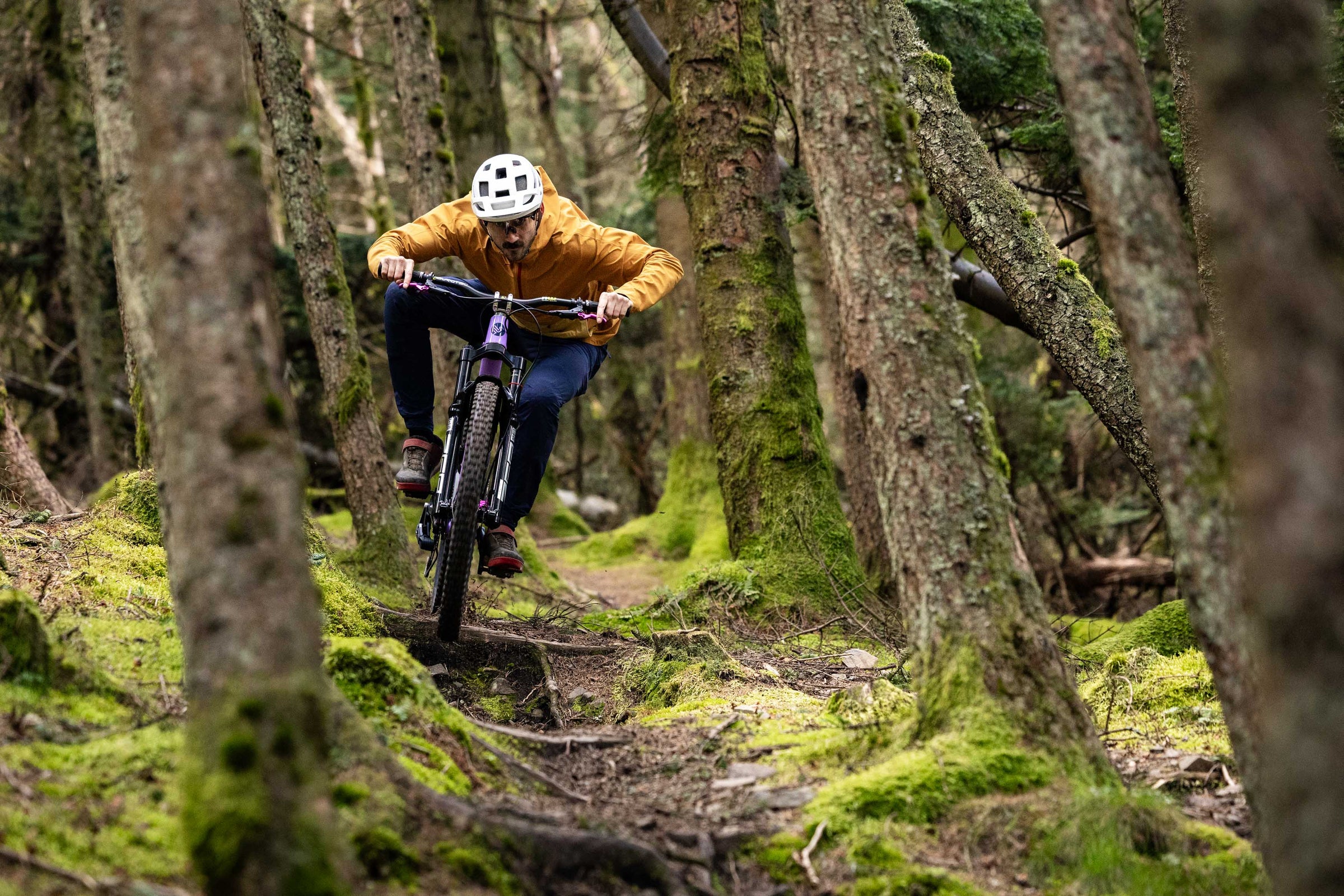 7mesh Cache Anorak and Grit pant ridden by Innes Graham