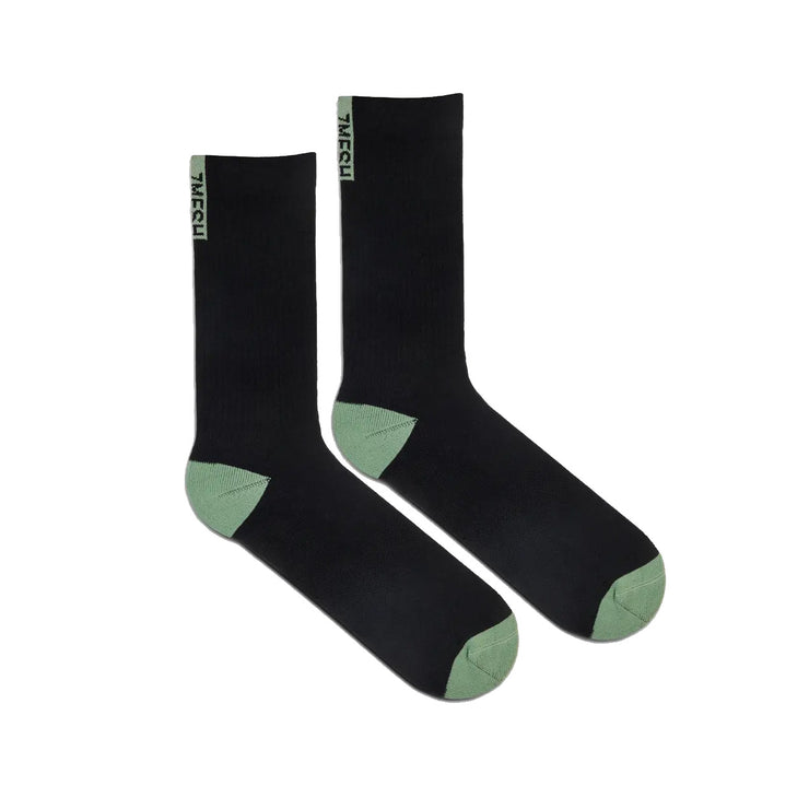 7mesh Gravity Sock in Black