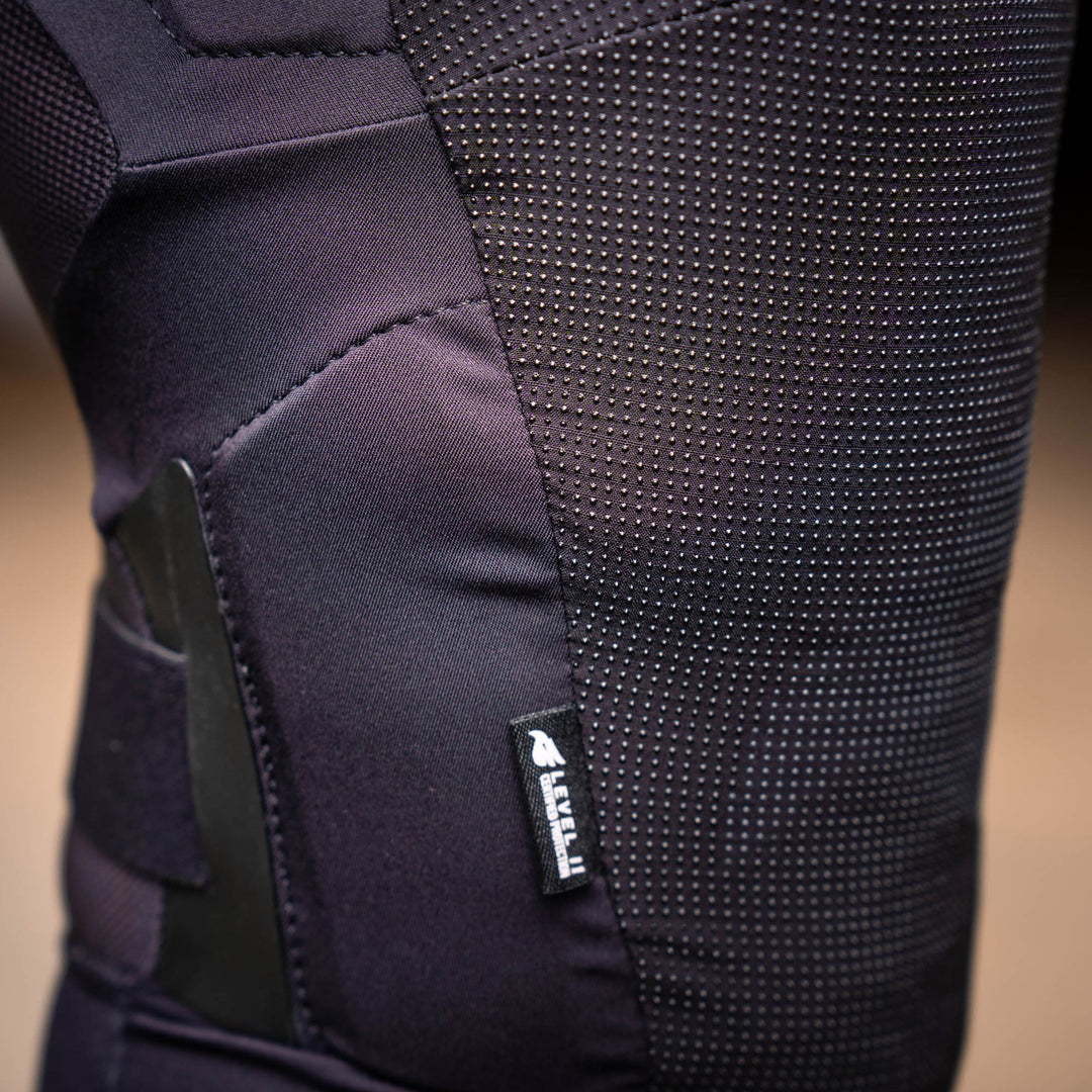 Bluegrass Aura Core kneepad side view of extra protection
