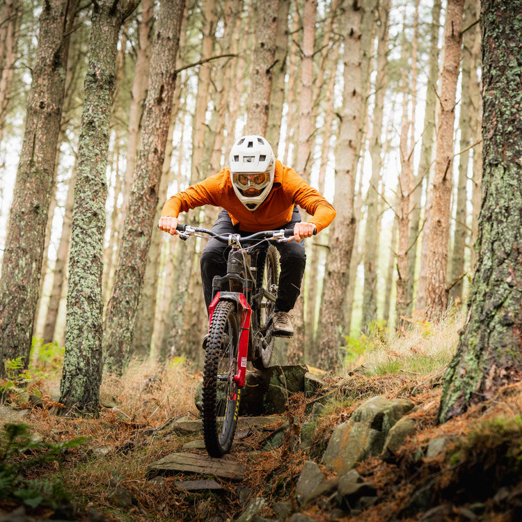 Riding the Santa Cruz Bullit at Thornilee