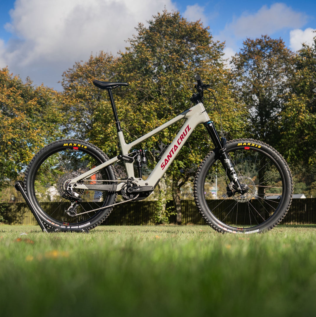 Our ex demo Santa Cruz Vala C90 in Gloss Grey and size XL