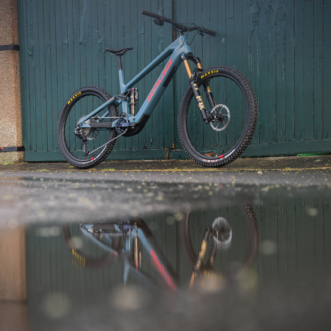 The 2027 Santa Cruz Vala CC XT Di2 in Gloss Slate Blue